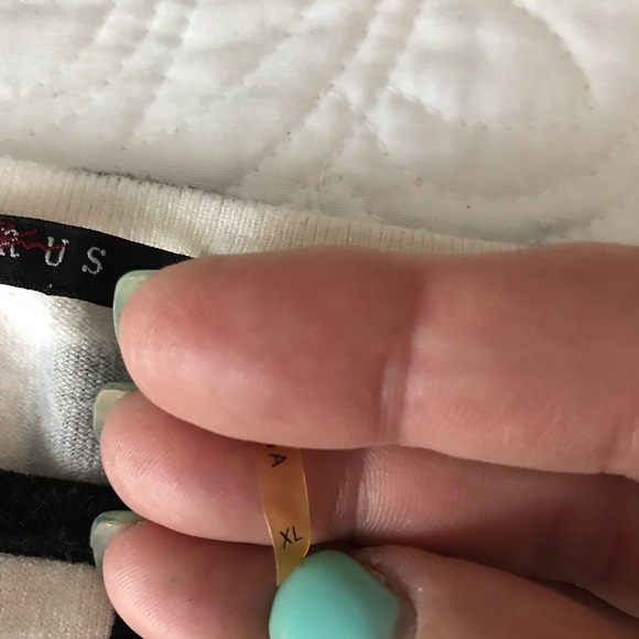 Sweater - Picture 3 of 5